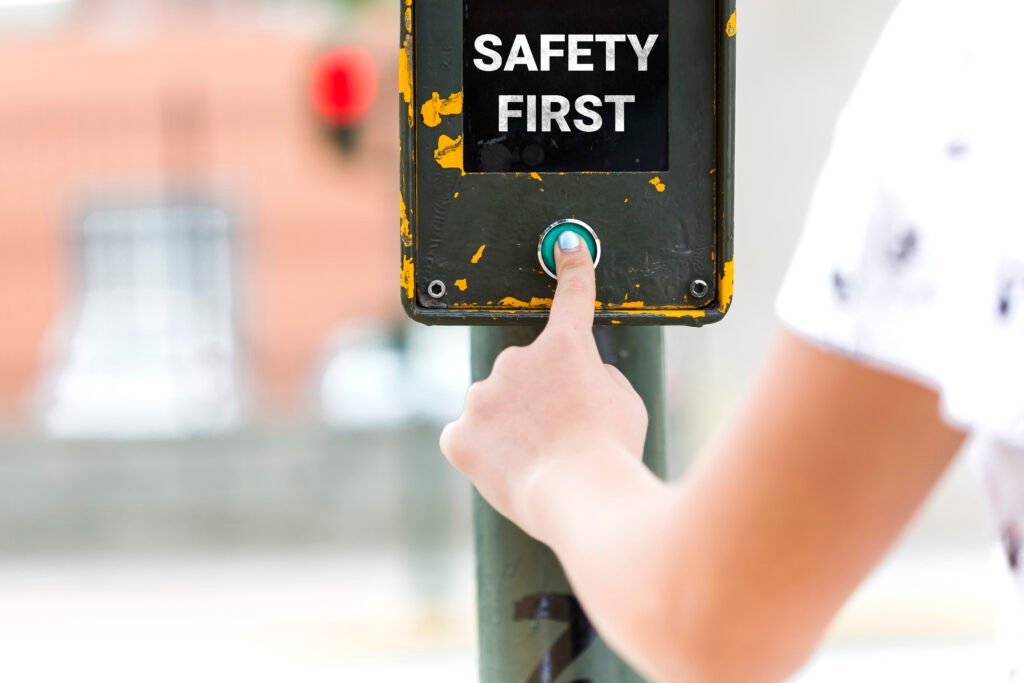 this sign shows when a lift is safe to use